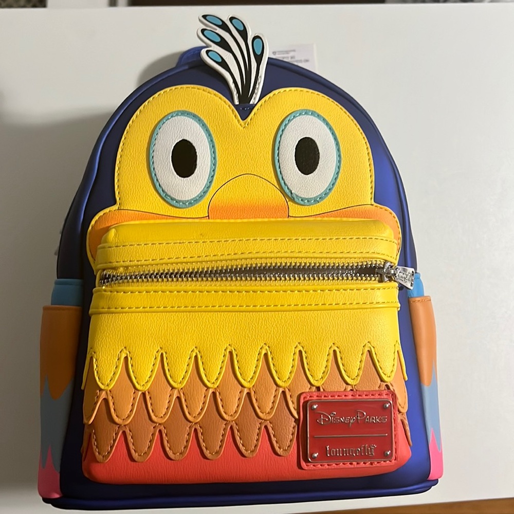 Disney parks lounge fly bag